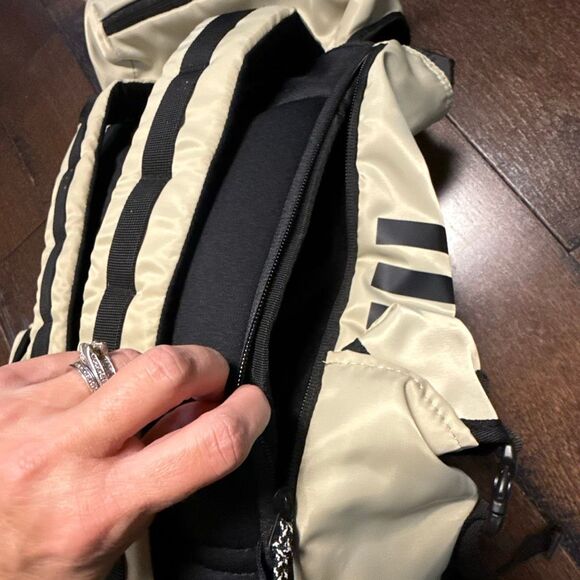 Adidas utility laptop backpack tan black school college hiking gym - Picture 5 of 8